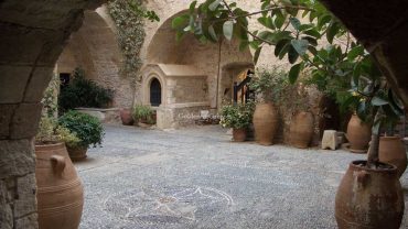 Τα Κρητικά Μοναστήρια και Οι Θρησκευτικές Παράδοσεις