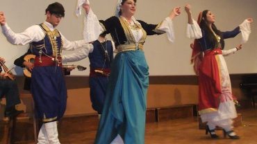 Τα πανηγύρια της Κρήτης: Μουσική, χορός και γλέντι.