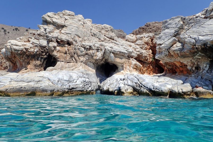 ΗΜΕΡΗΣΙΑ ΕΚΔΡΟΜΗ ΣΑΒΒΒΑΤΟ 31 ΜΑΙΟΥ ΧΩΡΑ ΣΦΑΚΙΩΝ – ΜΑΡΜΑΡΑ -ΦΟΙΝΙΚΑ – ΛΟΥΤΡΟ Τ.Μ. 40€