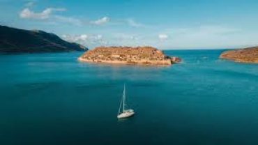 Καλοκαιρινές Εκδρομές με Καραβάκι