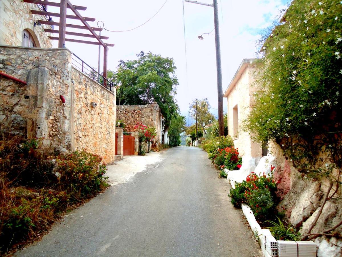 Σάββατο 31/01/2026 & Κυριακή 01/02/2026 Κοπή πίτας του γραφείου μας στα Χανιά! Τ.Α €89 με πρωινό