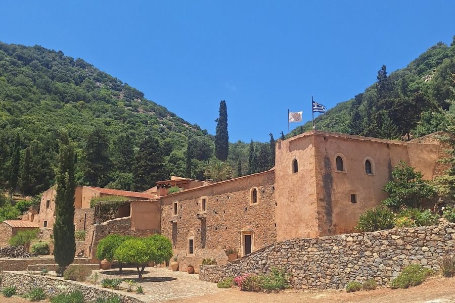 Κυριακή 11 Οκτωβρίου Ημερήσια Εκδρομή Φόδελε-Ι.Μ. Βωσάκου-Δροσιά<<Γενί Γκαβέ>>-Δόξα Τ.Α. €20